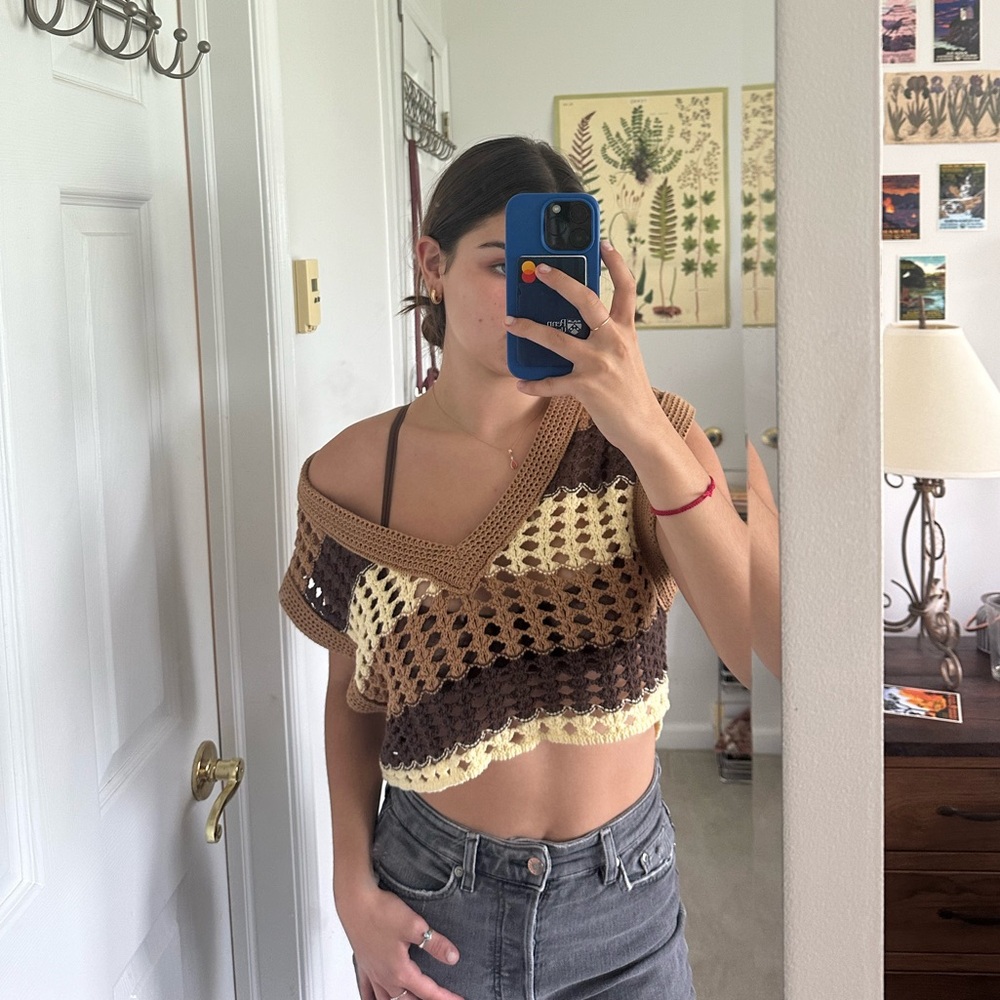 Small Urban Outfitters Knit Top